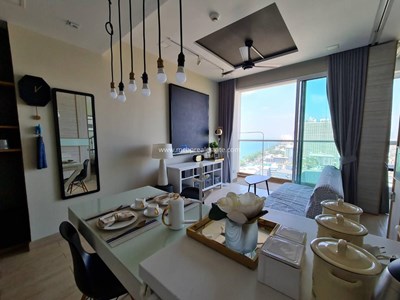 1 Bedroom, Beachfront Condo for Rent in Jomtien - Condominium -  - 